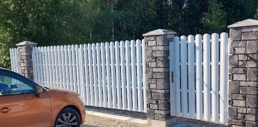 Купить Забор из штакетника шахматка белый в Москве по цене от 840 руб. Забор из штакетника шахматка белый купить Москва